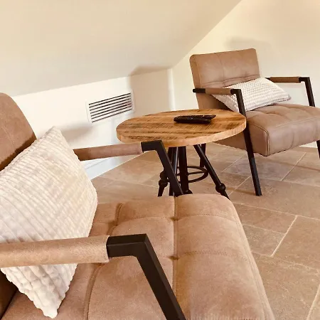 Couette-café De Molenhoeve 3*