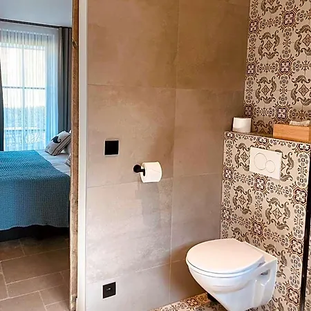 De Molenhoeve 3*